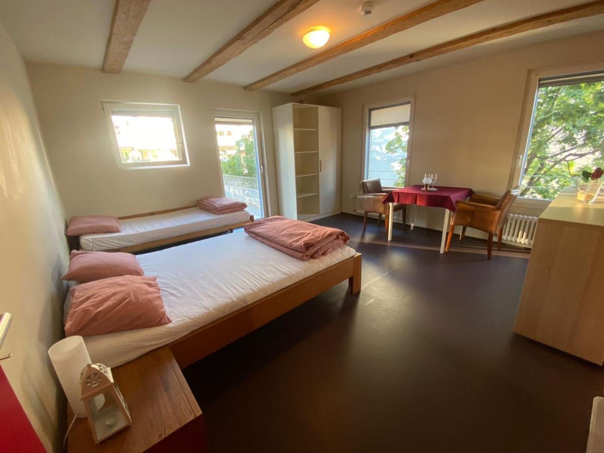 Zyba-hotelzimmer-vermietung Aesch Kanton Luzern * Aesch (Basel-Landschaft)